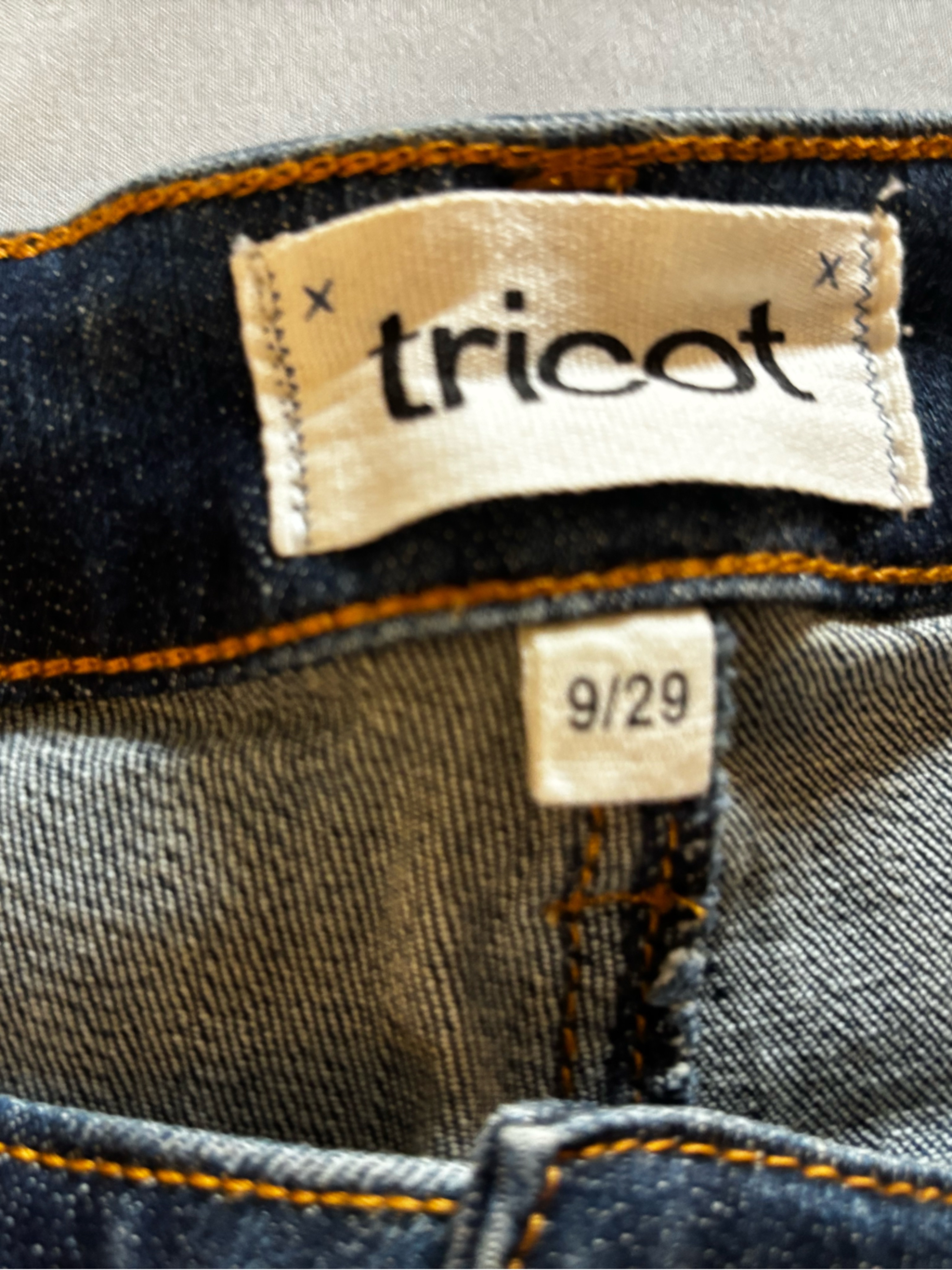 Tricot Dark Wash Skinny Jeans Size 9/29 Mid Rise Ankle Raw Hem Nwt — image 6 of 7